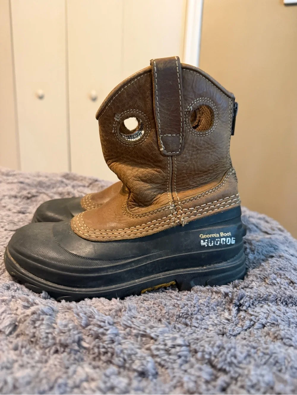Georgia Boot Kids Tan Brown Waterproof Pull-On Boots with Black Soles. Size 11